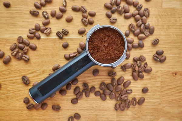 Kaffeemaschine Horn Mit Gemahlenem Kaffee Inneren Vor Einem Hintergrund Von — Stockfoto