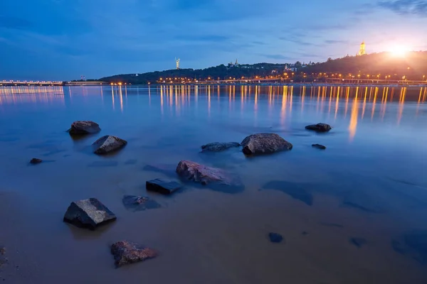 Uitzicht Het Moederland Monument Kiev Pechersk Lavra Avonds Licht Nacht — Stockfoto