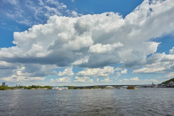 Vista Desde Orilla Derecha Del Río Dniéper Sobre Primer Puente — Foto de Stock