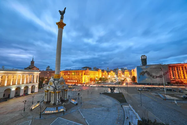 Kyiv Ucrania Septiembre 2017 Vista Nocturna Del Monumento Independencia Plaza —  Fotos de Stock