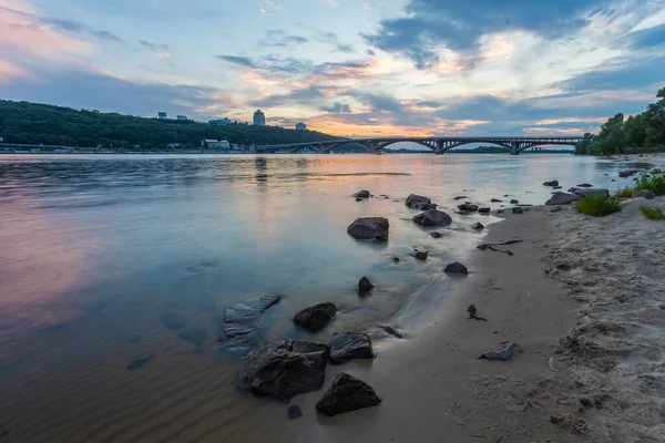 Bella Vista Serale Del Ponte Merto Illuminato Paesaggio Notturno Kiev — Foto Stock