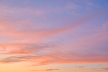 Gökyüzünün arka planı, gökyüzü renklidir..