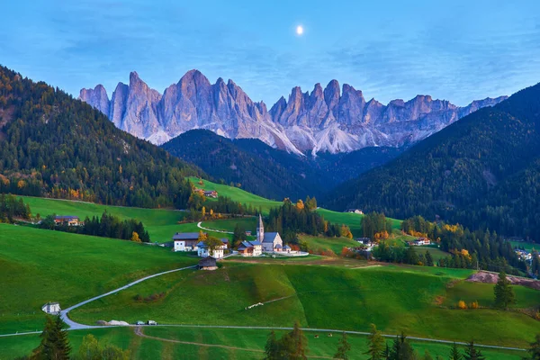 Santa Maddalena Cordillera Los Dolomitas Tirol Del Sur Italia —  Fotos de Stock