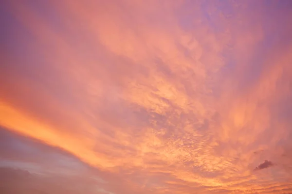 Nuvens Cúmulo Nuvens Pôr Sol Com Luz Solar — Fotografia de Stock