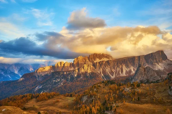 Panorama Jesiennych Szczytów Pomocagnon Cortina Ampezzo Dolomity Włochy Kolorowe Piękne — Zdjęcie stockowe