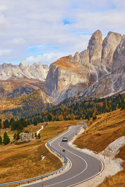 Vista Carretera Sinuosa Carreteras Asfalto Los Alpes Italianos Tirol Del — Foto de Stock