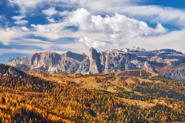 Los Bellos Dolomitas Italianos Día Otoño —  Fotos de Stock