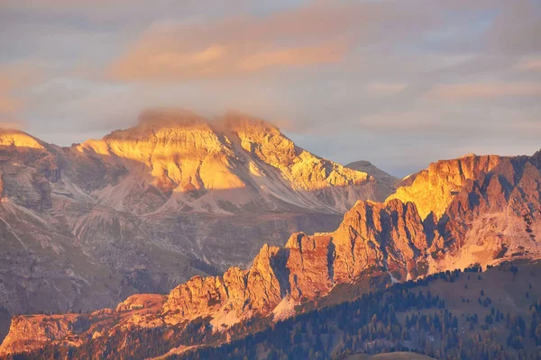 Sunset Catinaccio Group Seen Pozza Fassa Dolomite Mountain Range Italy — Foto de Stock