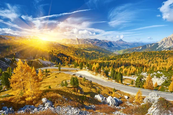 Herbstmorgen Alpine Dolomiten Berglandschaft Ruhige Aussicht Auf Den Valparola Pfad — Stockfoto