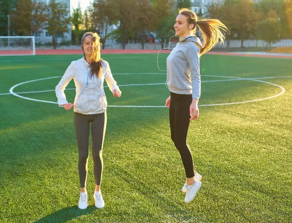 Two Women Doing Fitness Workout Active Wear Nature Concept Healthy — Stockfoto
