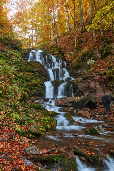 Schöner Wasserfall Shipot Herbstwald Der Karpaten — Stockfoto