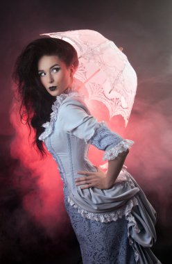 güzel halloween vampire kadını aristokrat dantel şemsiye ile