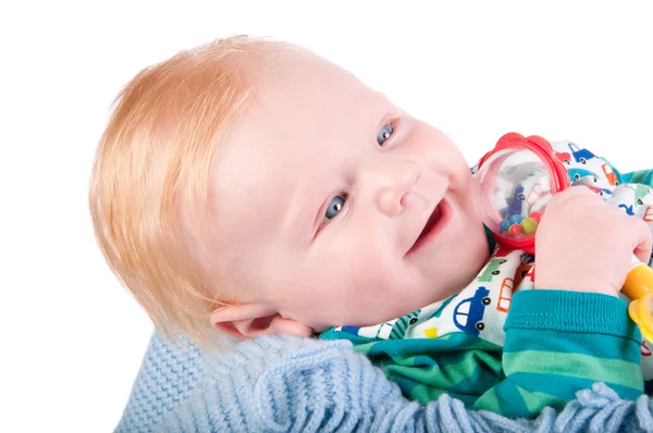 Niedliche Baby-Junge Porträt mit Christbaumkugel — Stockfoto