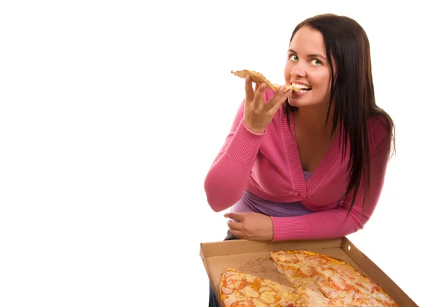 Jovem mulher comendo pizza sobre um fundo branco — Fotografia de Stock