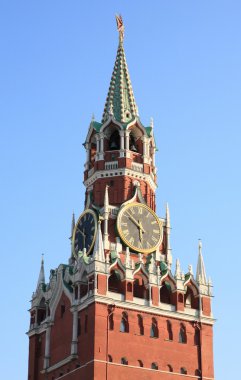 Gökyüzü arka planında Kremlin kulesi