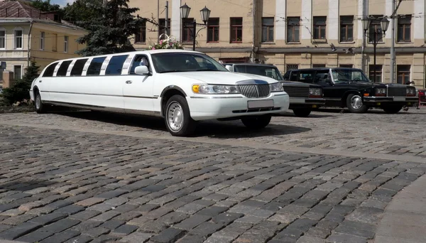 Limousine de mariage blanc — Photo