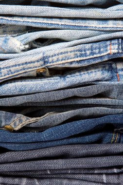 Mavi jeans yeni yığını