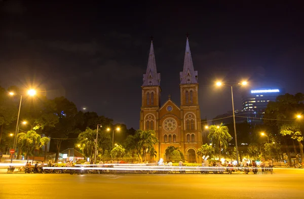 巴黎圣母院大教堂在越南胡志明市. — 图库照片