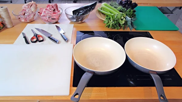 Cozinha pronta para cozinhar — Fotografia de Stock