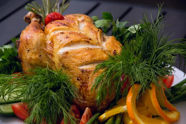 Grilované kuře na talíř — Stock fotografie
