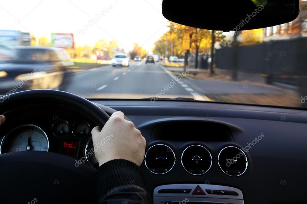 Conducir rápido — Foto de Stock 14747987 — Depositphotos