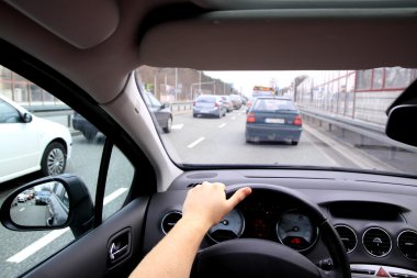 Trafikte Araba Kullanmak