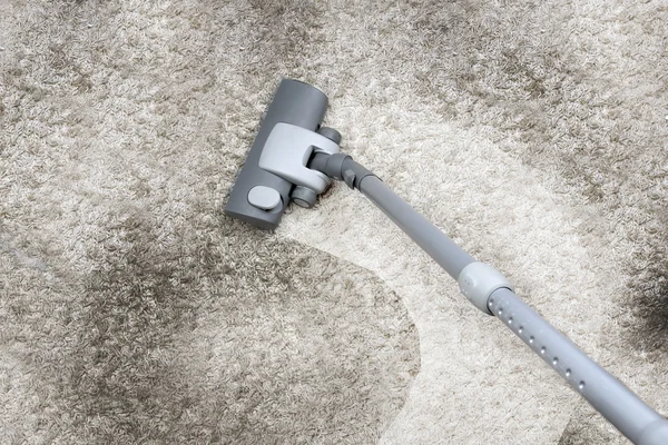 Vacuuming very dirty carpet — Stock Photo, Image