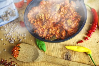 Lezzetli Macar mutfağı ve sıcak gulaş. 