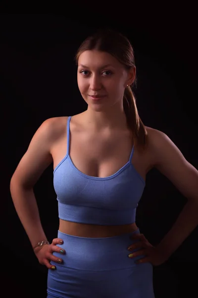 Chica Forma Joven Traje Fitness Sobre Fondo Negro Imagen de archivo