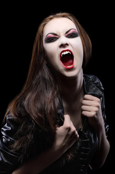 Junge schöne Vampirfrau — Stockfoto