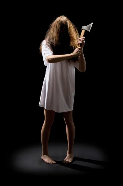 Zombie holka se sekyrou — Stock fotografie