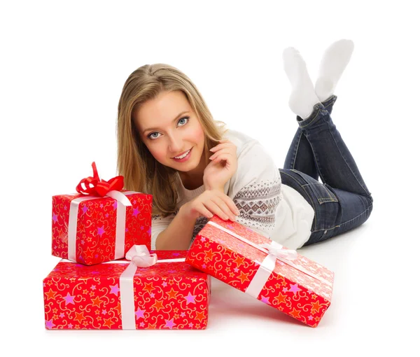 Giovane ragazza con scatole regalo — Foto Stock