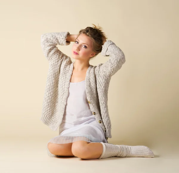 若い女の子のファッションの肖像画 — ストック写真