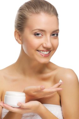 vücut kremi sağlıklı genç kızla