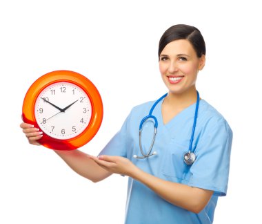 genç bir doktor ile masa saati