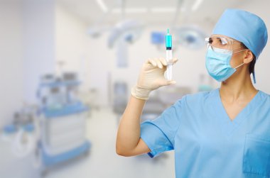 Şırıngalı doktor