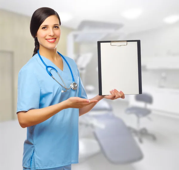 Doctor with clipboard — Stock Photo, Image