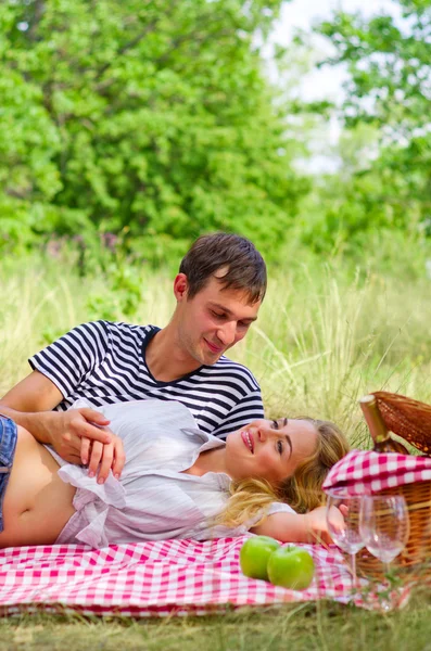Young couple on picnic — Stock Photo, Image