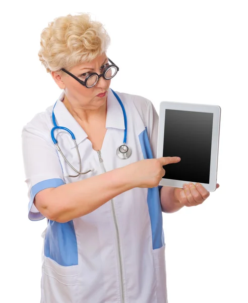 Reifer Arzt mit Tablet-PC — Stockfoto