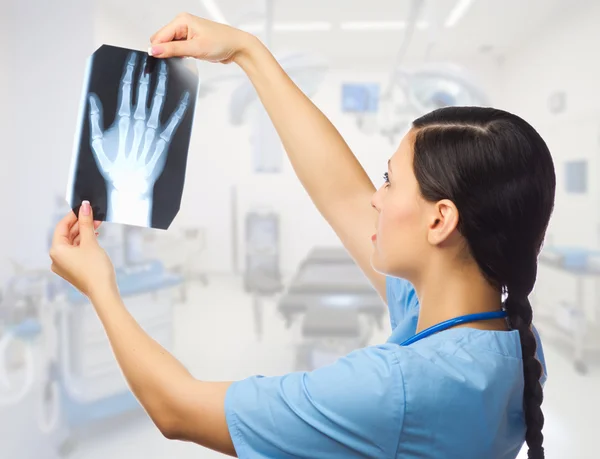 Doctor with x-ray — Stock Photo, Image