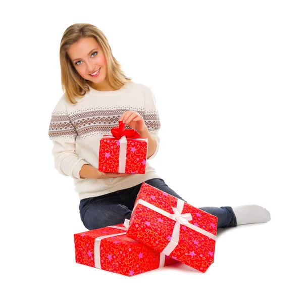 Chica joven con cajas de regalo —  Fotos de Stock