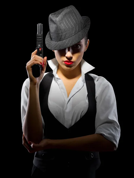 Dangereux jeune femme avec pistolet — Photo