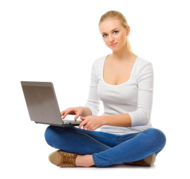 genç kız kot pantolon ile laptop