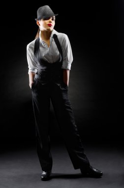 jong meisje in manly stijl