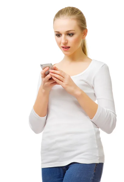 Jonge vrouw met mobiele telefoon — Stockfoto