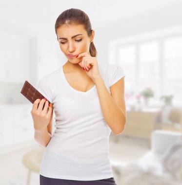 çikolata ışık odasında kızla