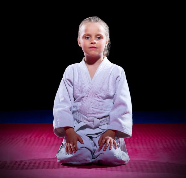 Weinig meisje aikido vechter — Stockfoto