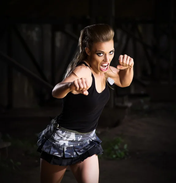 Mujer en uniforme (versión oscura ) —  Fotos de Stock