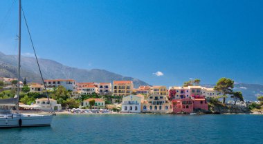 Kefalonia adasındaki Assos köyü.
