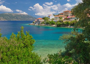 Kefalonia adasındaki Fiscardo köyü.